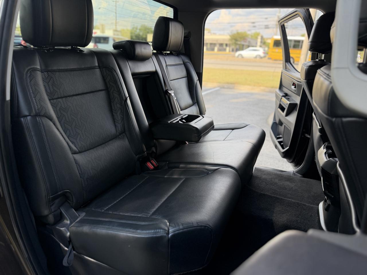 Toyota Tundra Limited CrewMax 4WD Long Bed 2022