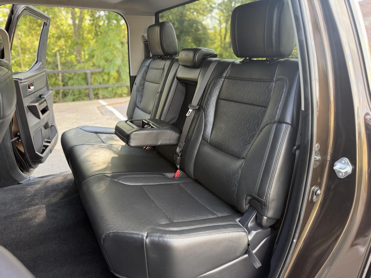 Toyota Tundra Limited CrewMax 4WD Long Bed 2022