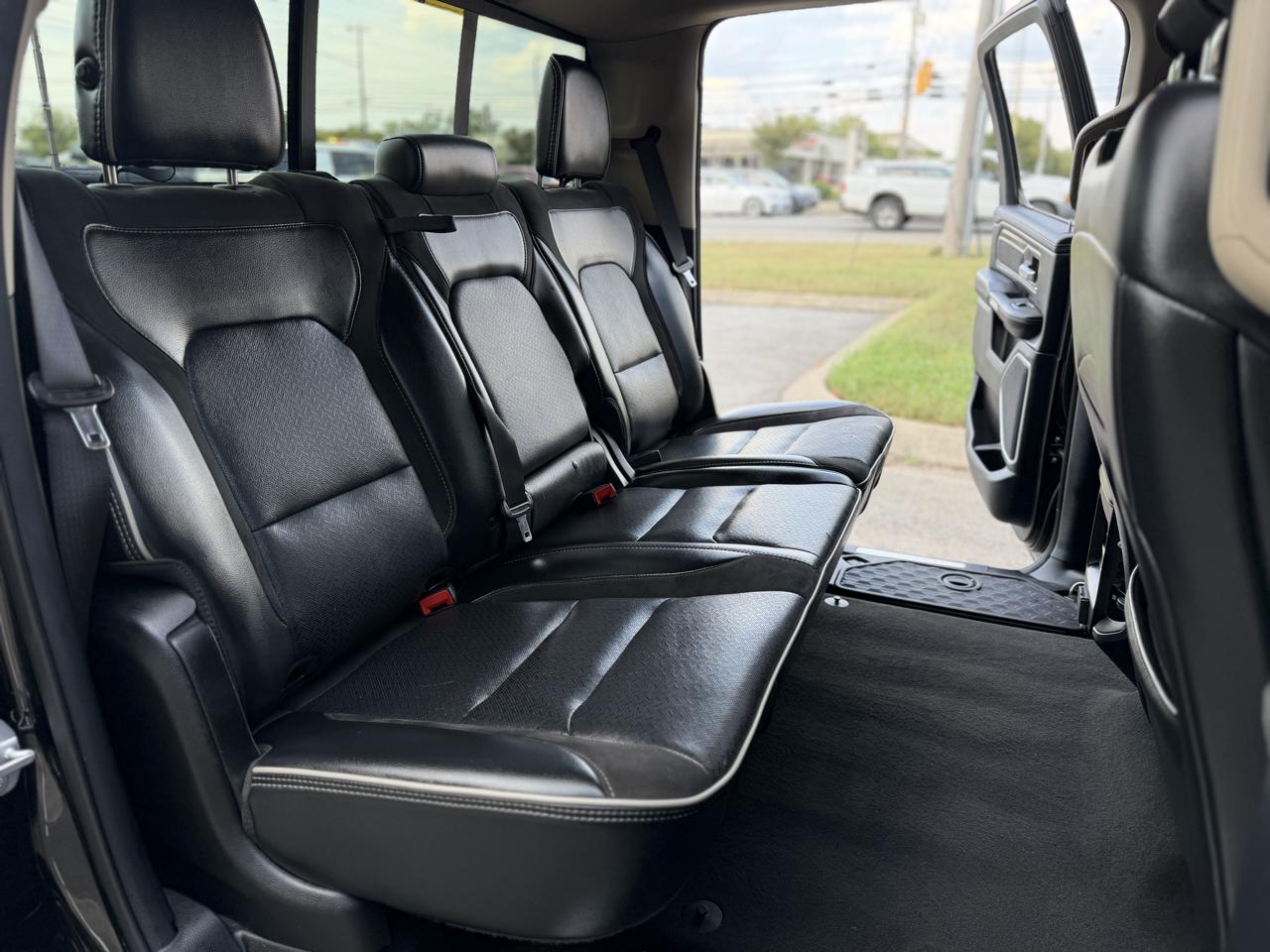 RAM 1500 Laramie Crew Cab SWB 4WD 2021