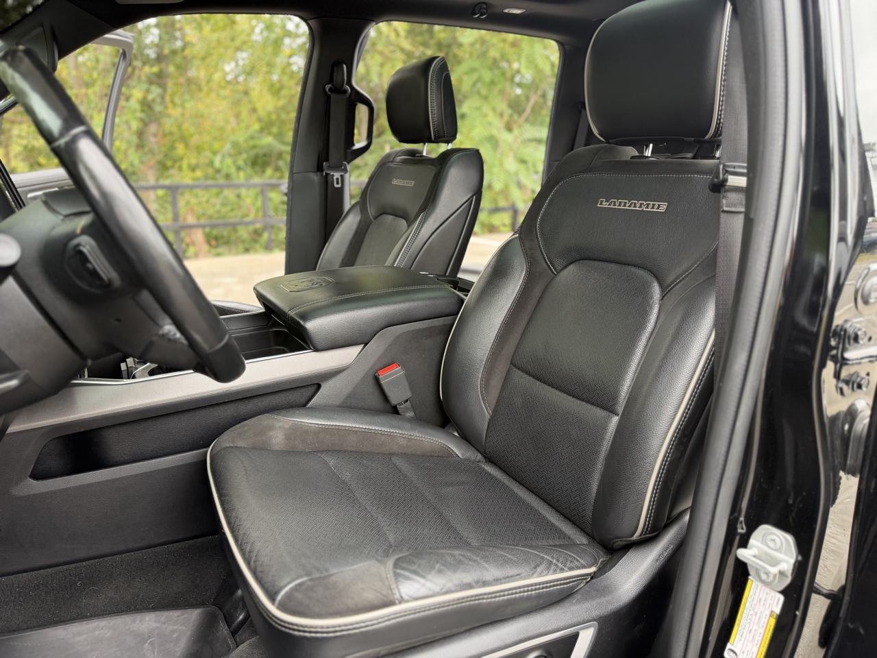 RAM 1500 Laramie Crew Cab SWB 4WD 2020