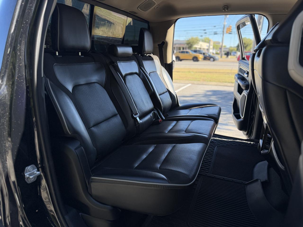 RAM 1500 Laramie Crew Cab SWB 4WD 2020