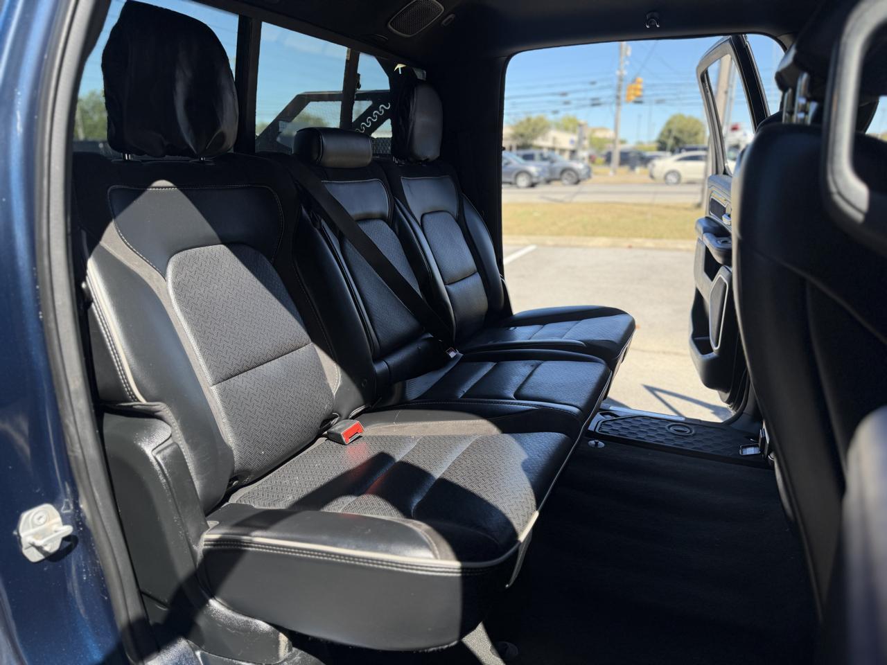 RAM 1500 Laramie Crew Cab SWB 4WD 2021