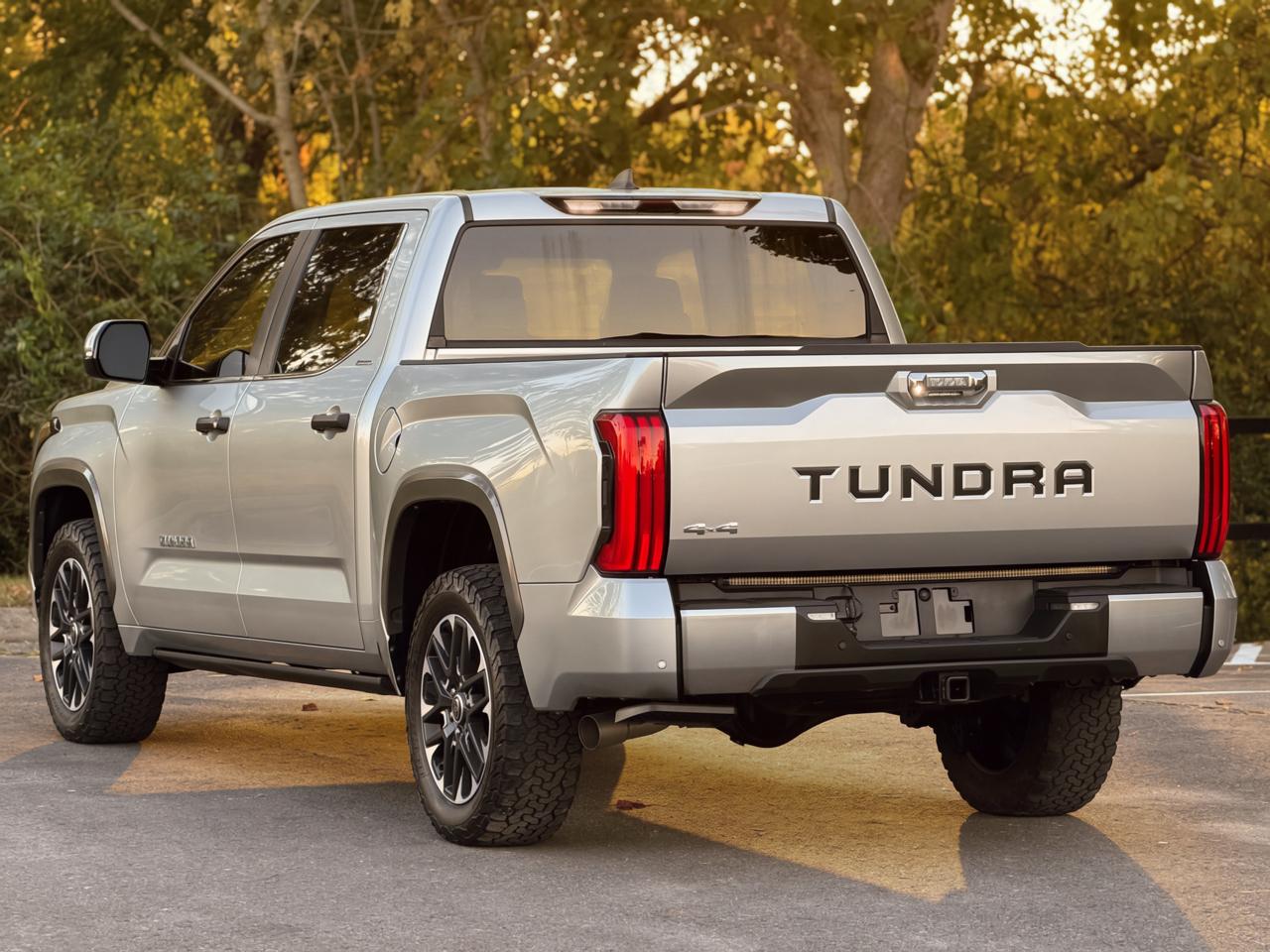 Toyota Tundra Limited CrewMax 4WD 2024