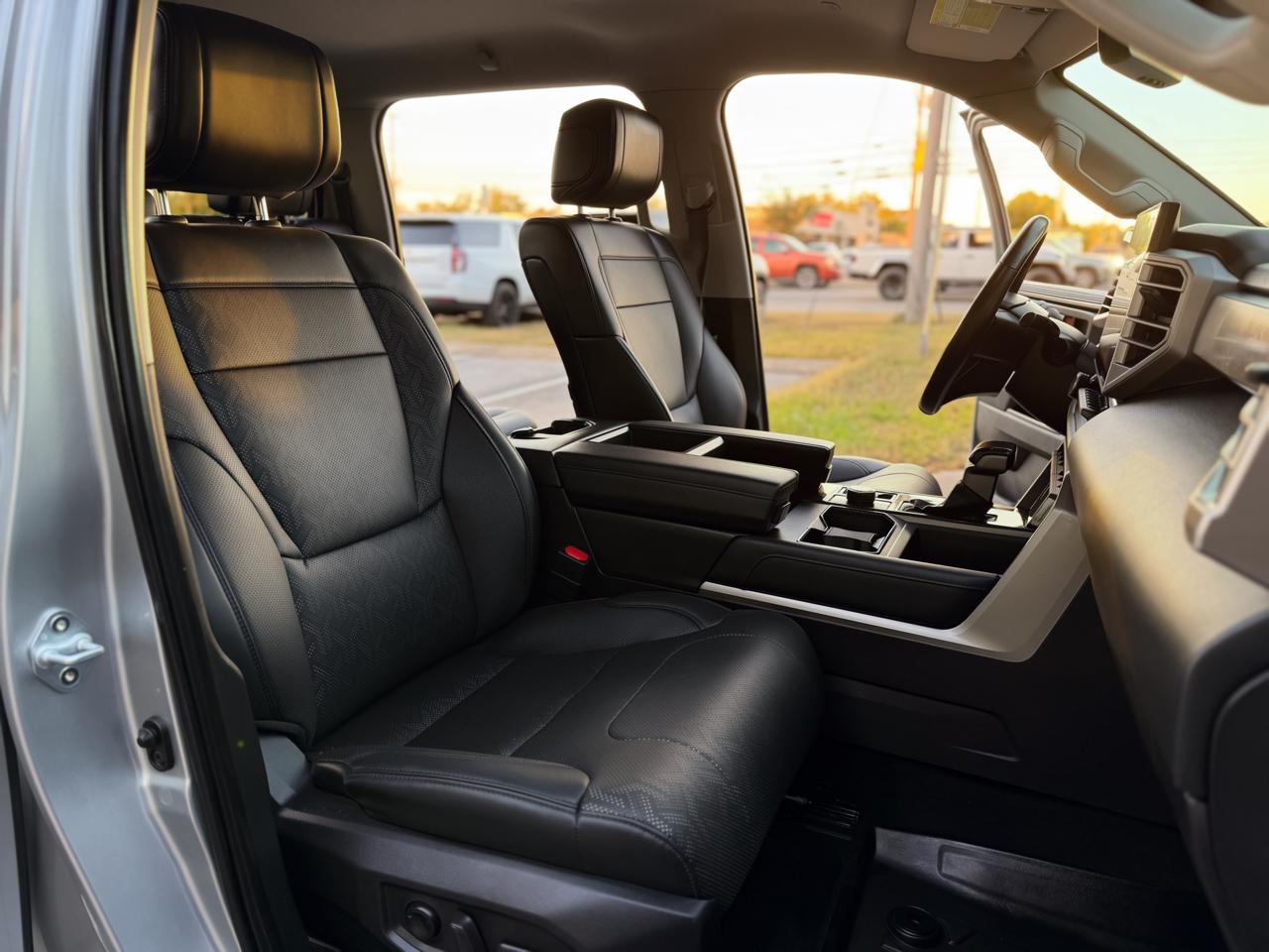 Toyota Tundra Limited CrewMax 4WD 2024