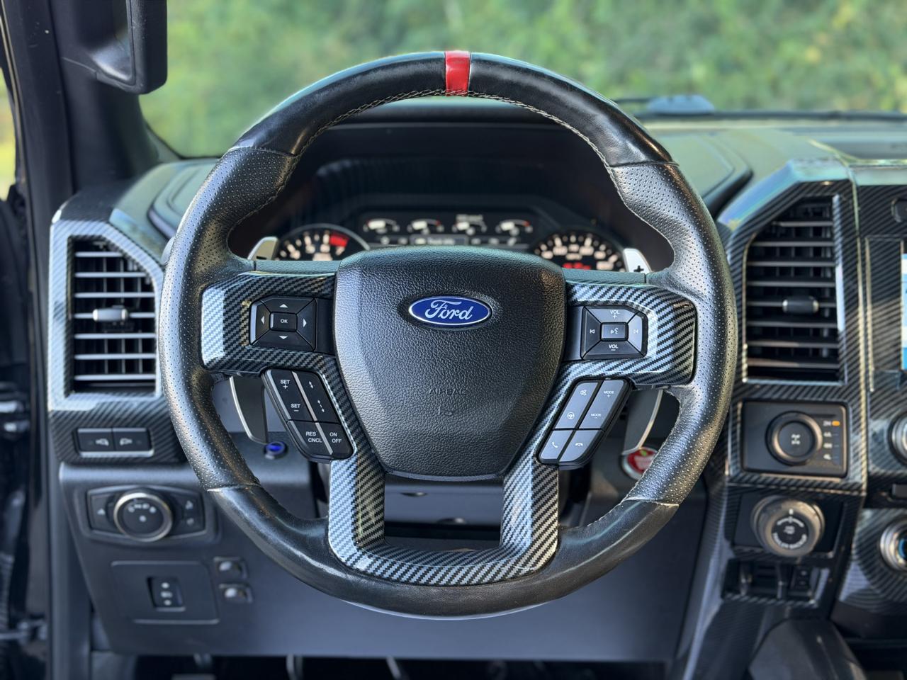 Ford F-150 Raptor 4WD SuperCrew 5.5' Box 2017