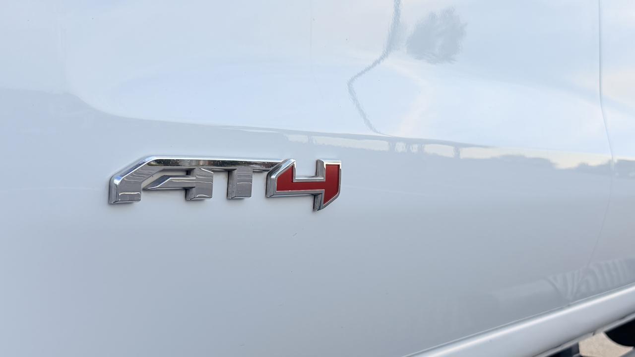 GMC Sierra 1500 Limited AT4 Crew Cab Short Box 4WD 2022