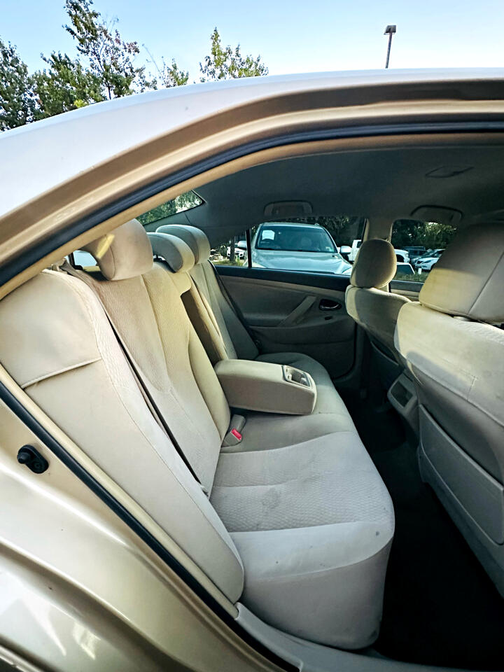 Toyota Camry Base 2011 Toyota Camry Base 2011