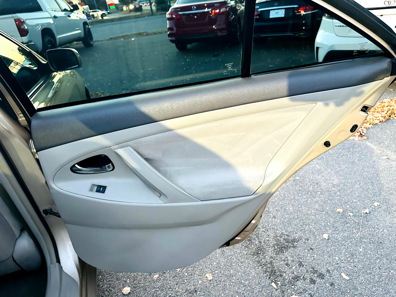 Toyota Camry Base 2011 Toyota Camry Base 2011