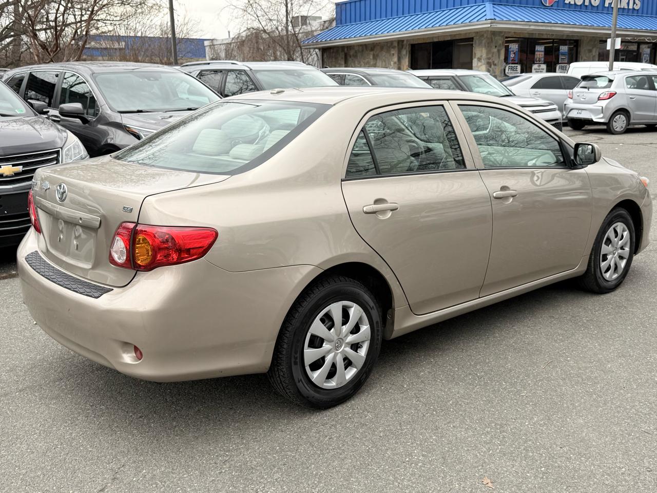 Toyota Corolla LE 2009
