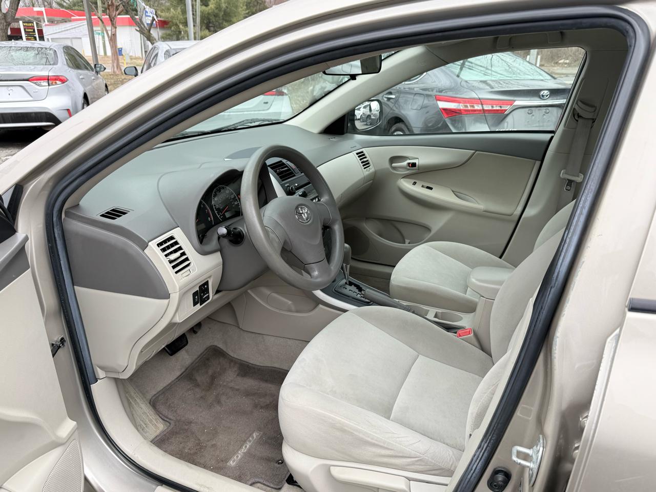 Toyota Corolla LE 2009