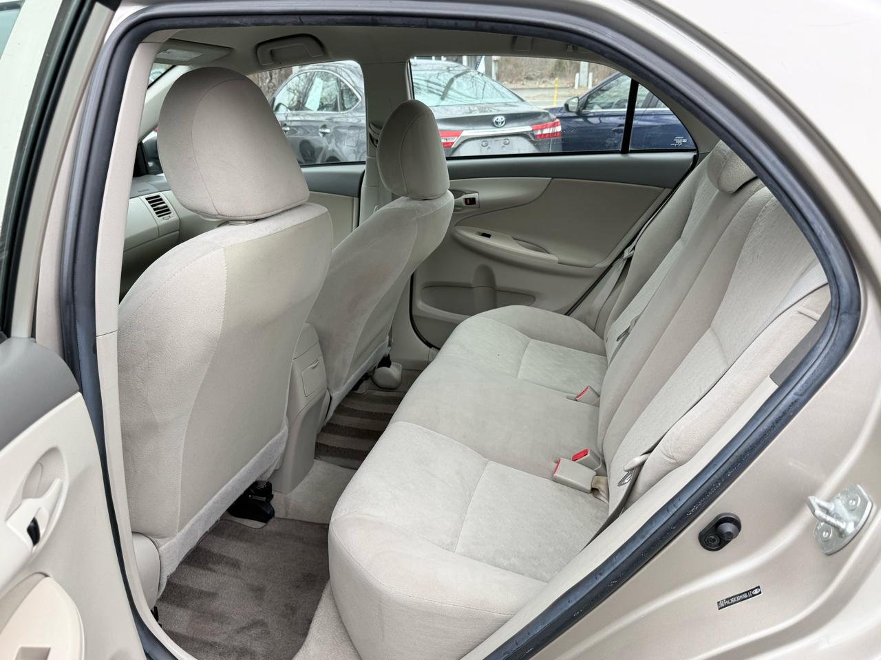 Toyota Corolla LE 2009