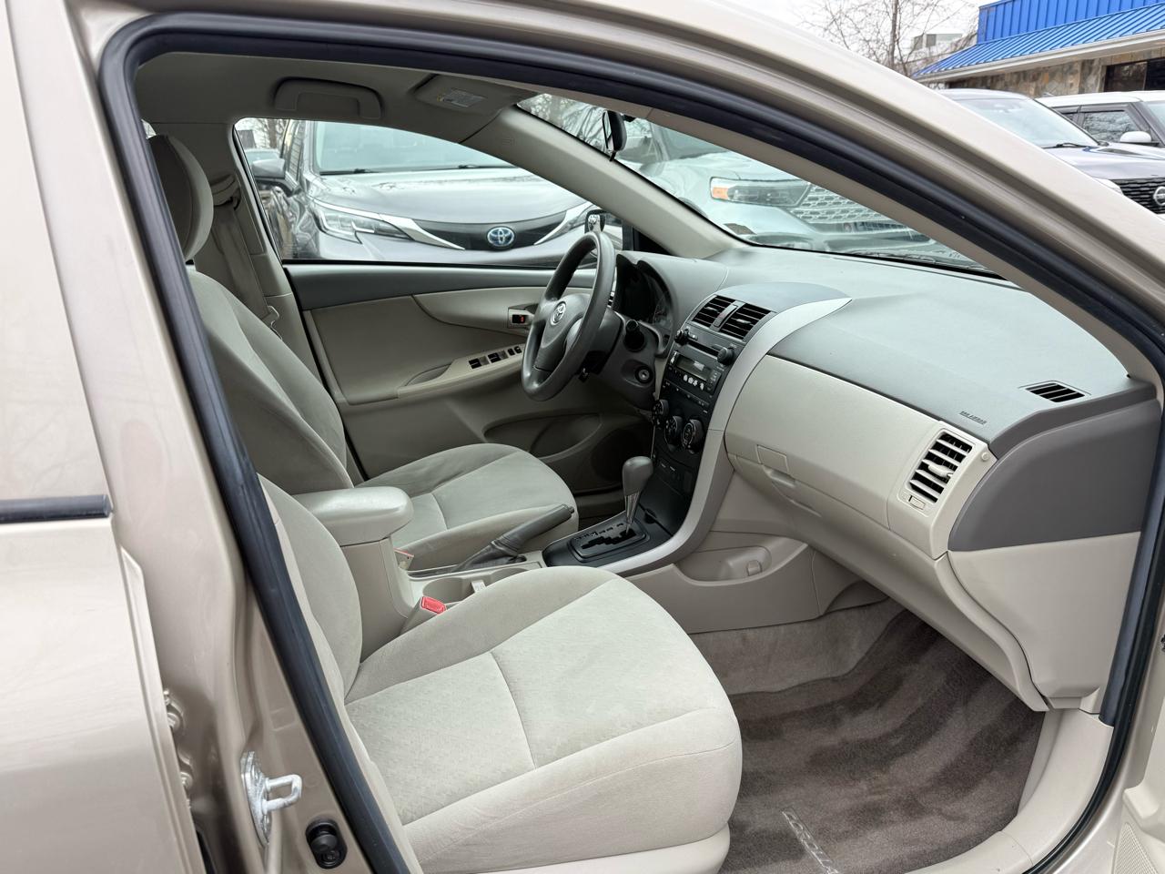 Toyota Corolla LE 2009