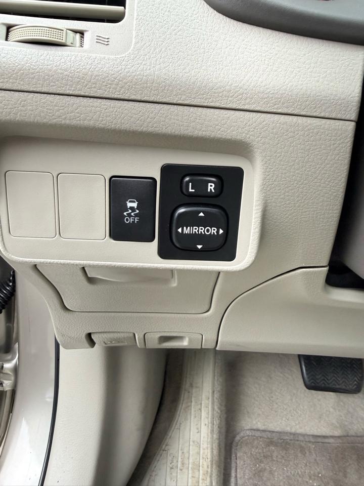 Toyota Corolla LE 2009