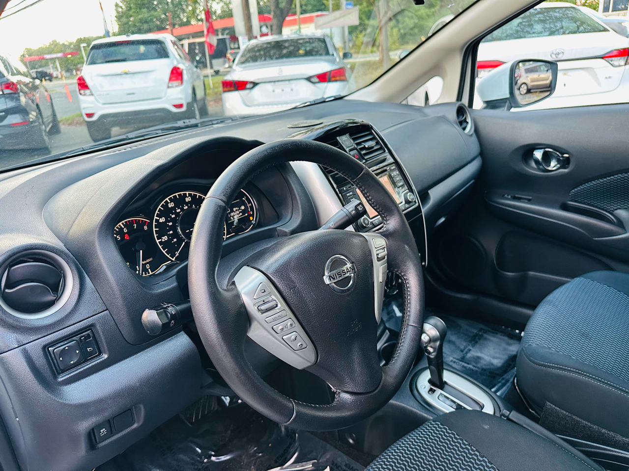 2016 Nissan Versa Note SV photo 5