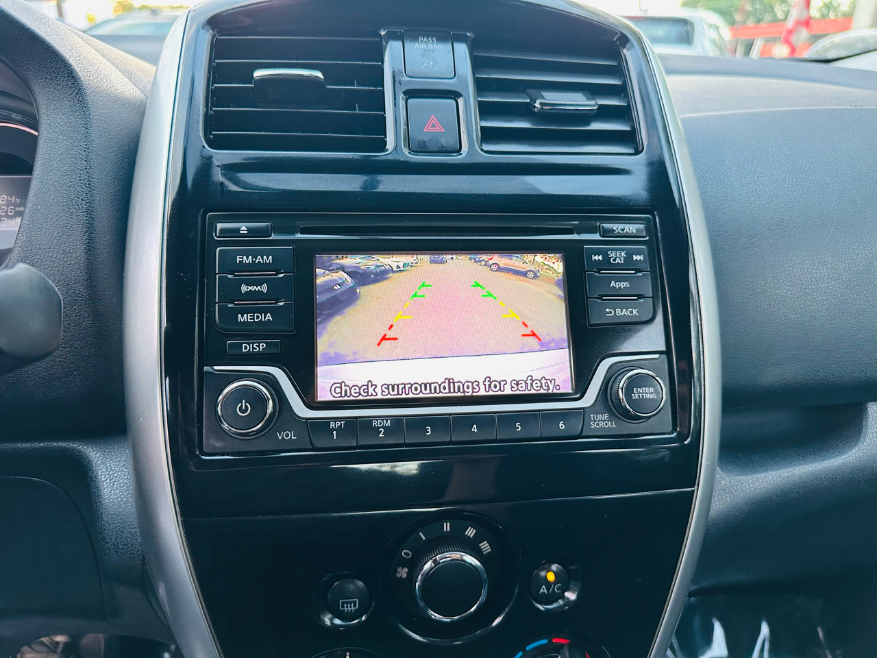 2016 Nissan Versa Note SV photo 12