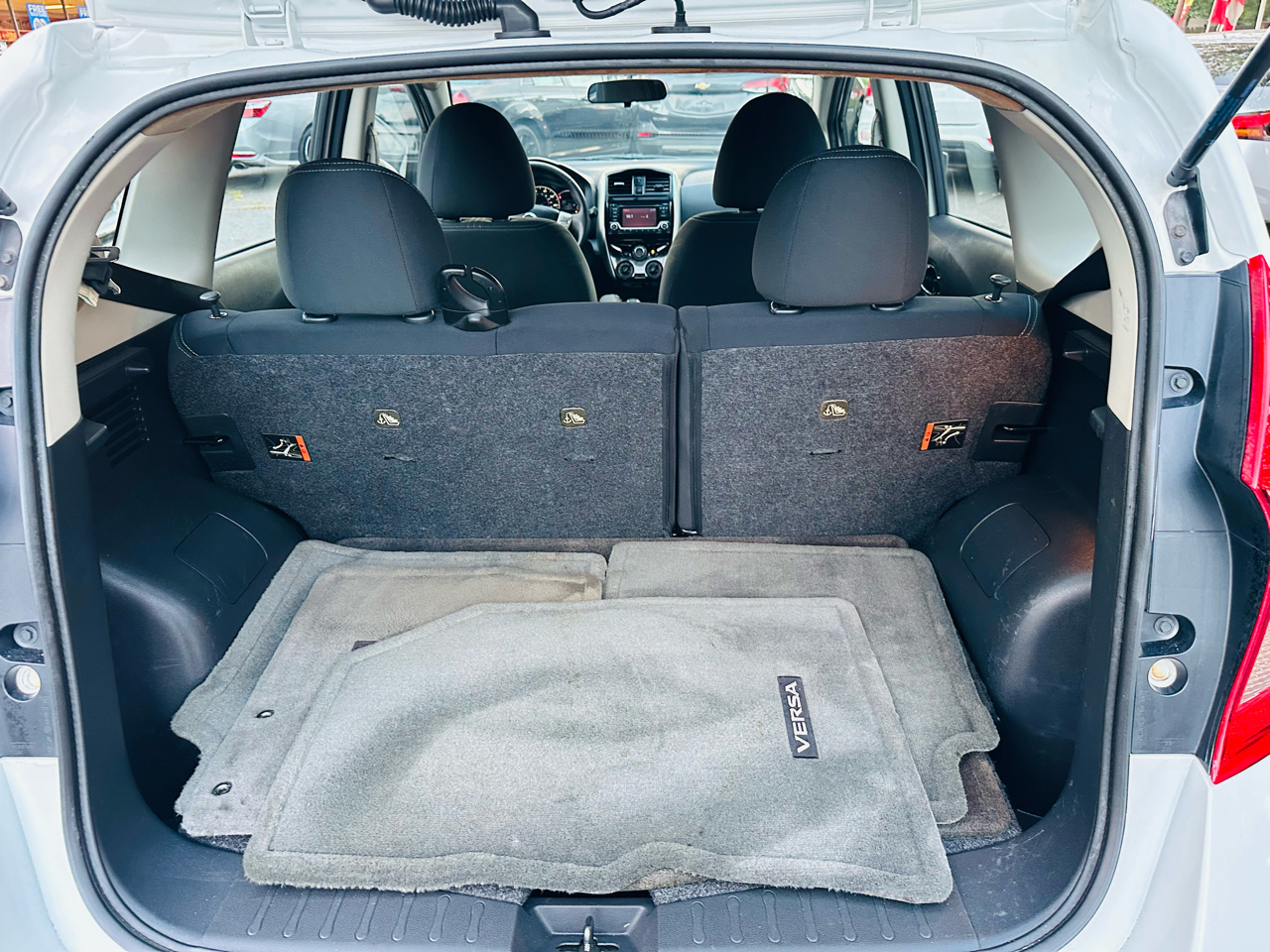 2016 Nissan Versa Note SV photo 16