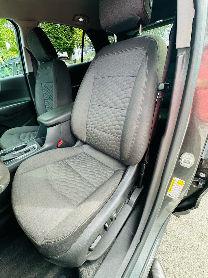 2020 Chevrolet Equinox LT photo 3