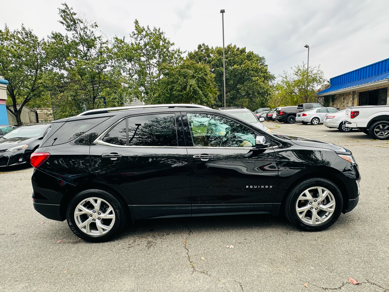 2020 Chevrolet Equinox Premier photo 2
