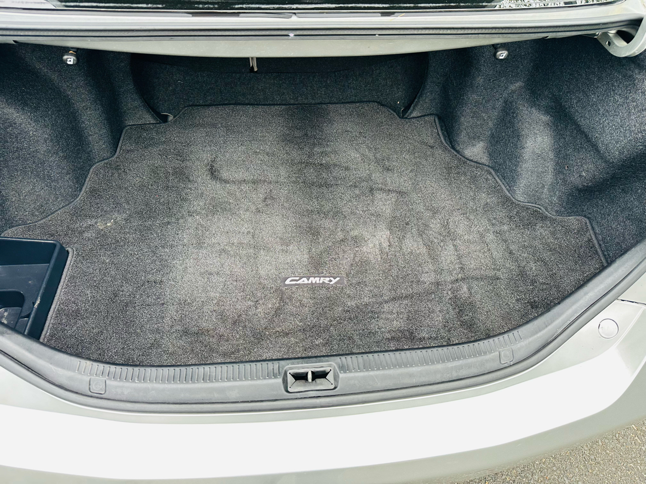 2010 Toyota Camry LE photo 14