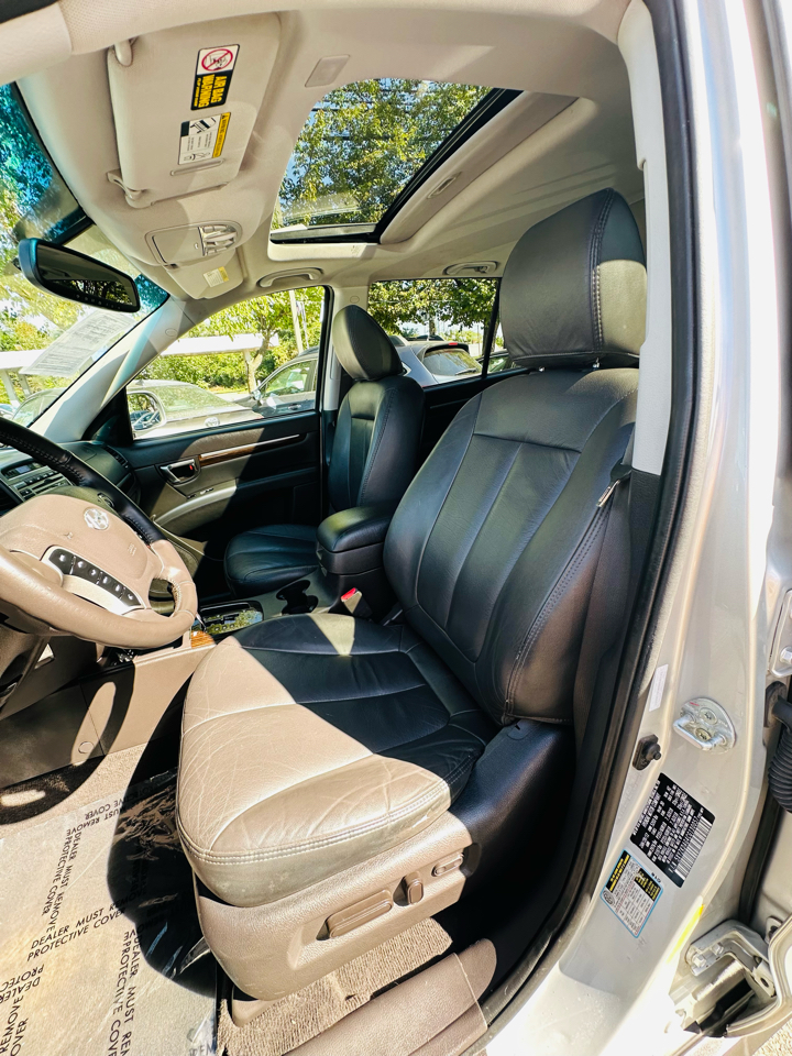 Hyundai Santa Fe Limited 3.5 4WD 2012 Hyundai Santa Fe Limited 3.5 4WD 2012