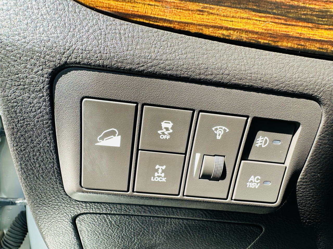 Hyundai Santa Fe Limited 3.5 4WD 2012 Hyundai Santa Fe Limited 3.5 4WD 2012