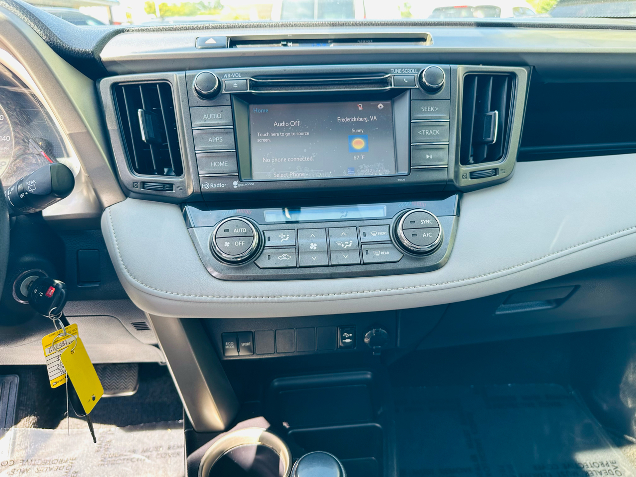2014 Toyota RAV4 XLE photo 5