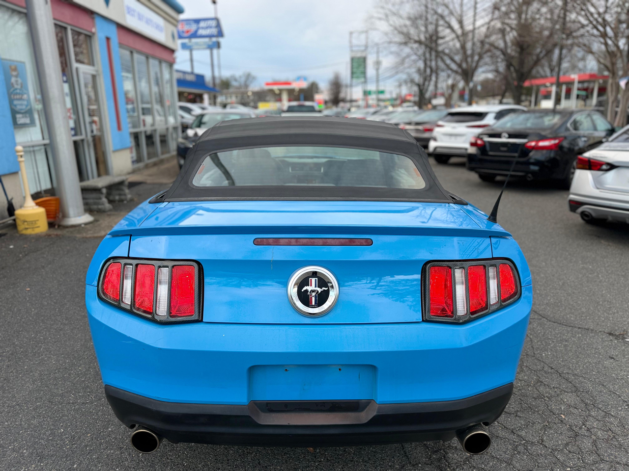 Ford Mustang V6 Convertible 2012