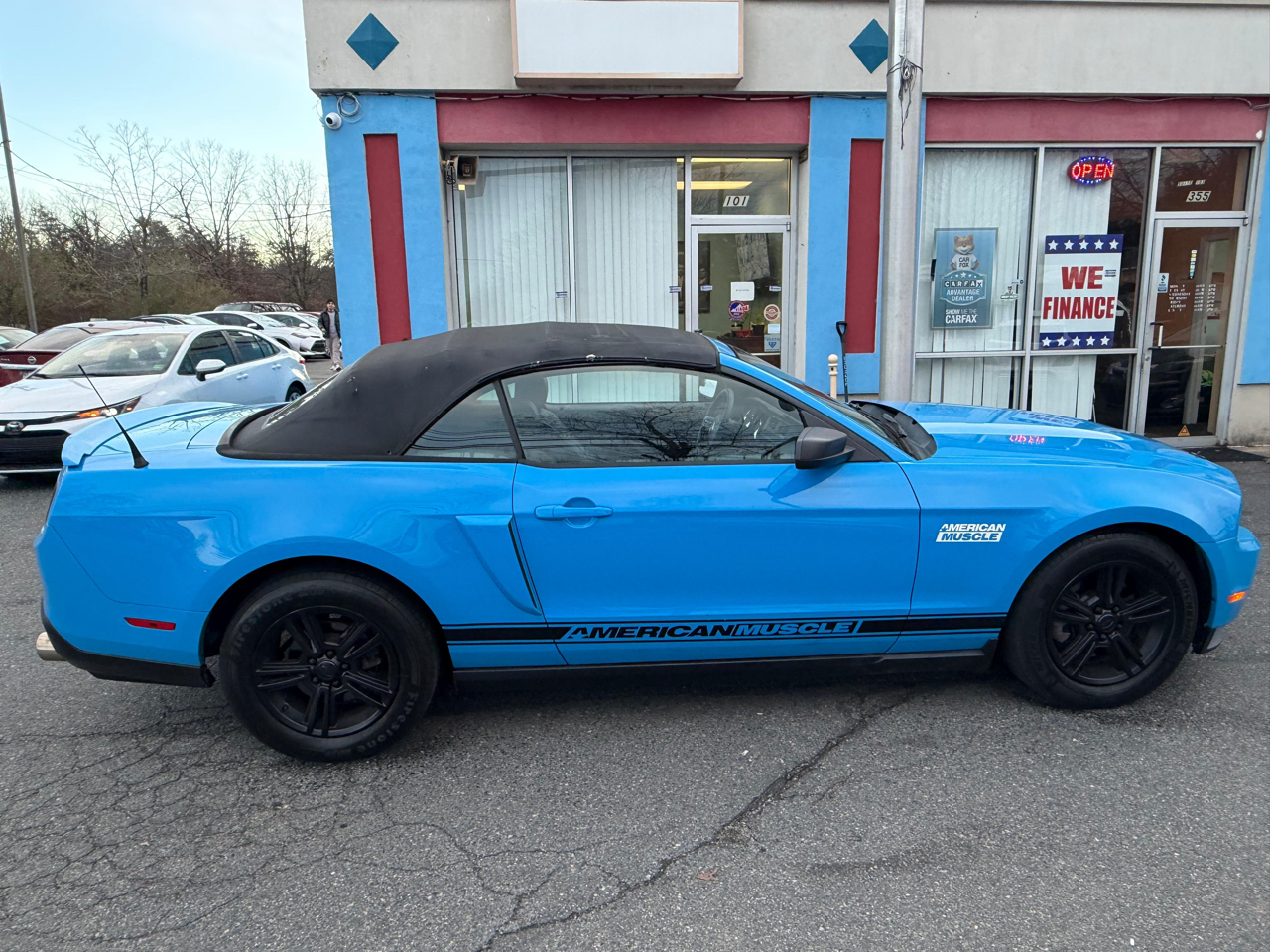Ford Mustang V6 Convertible 2012