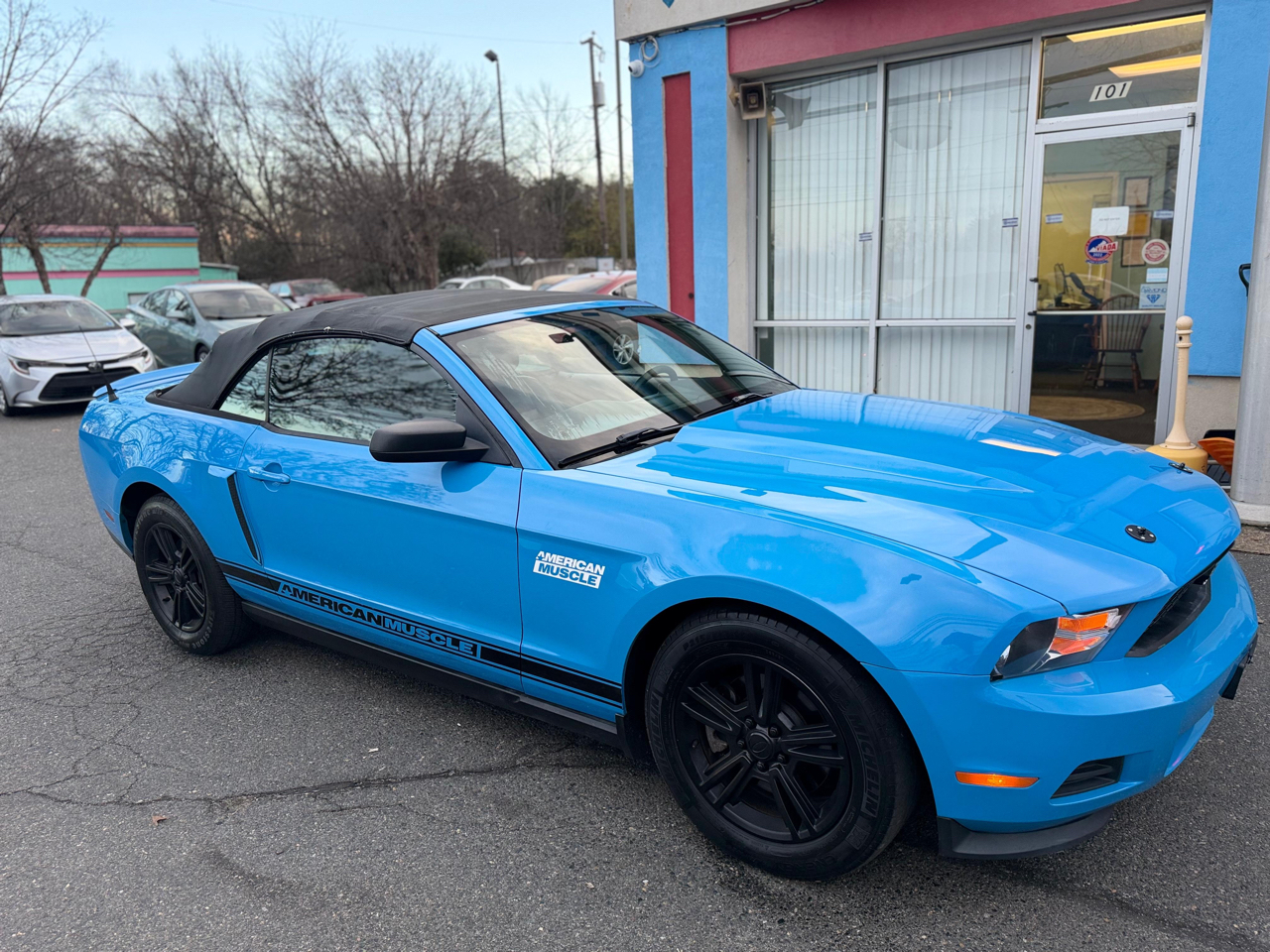 Ford Mustang V6 Convertible 2012