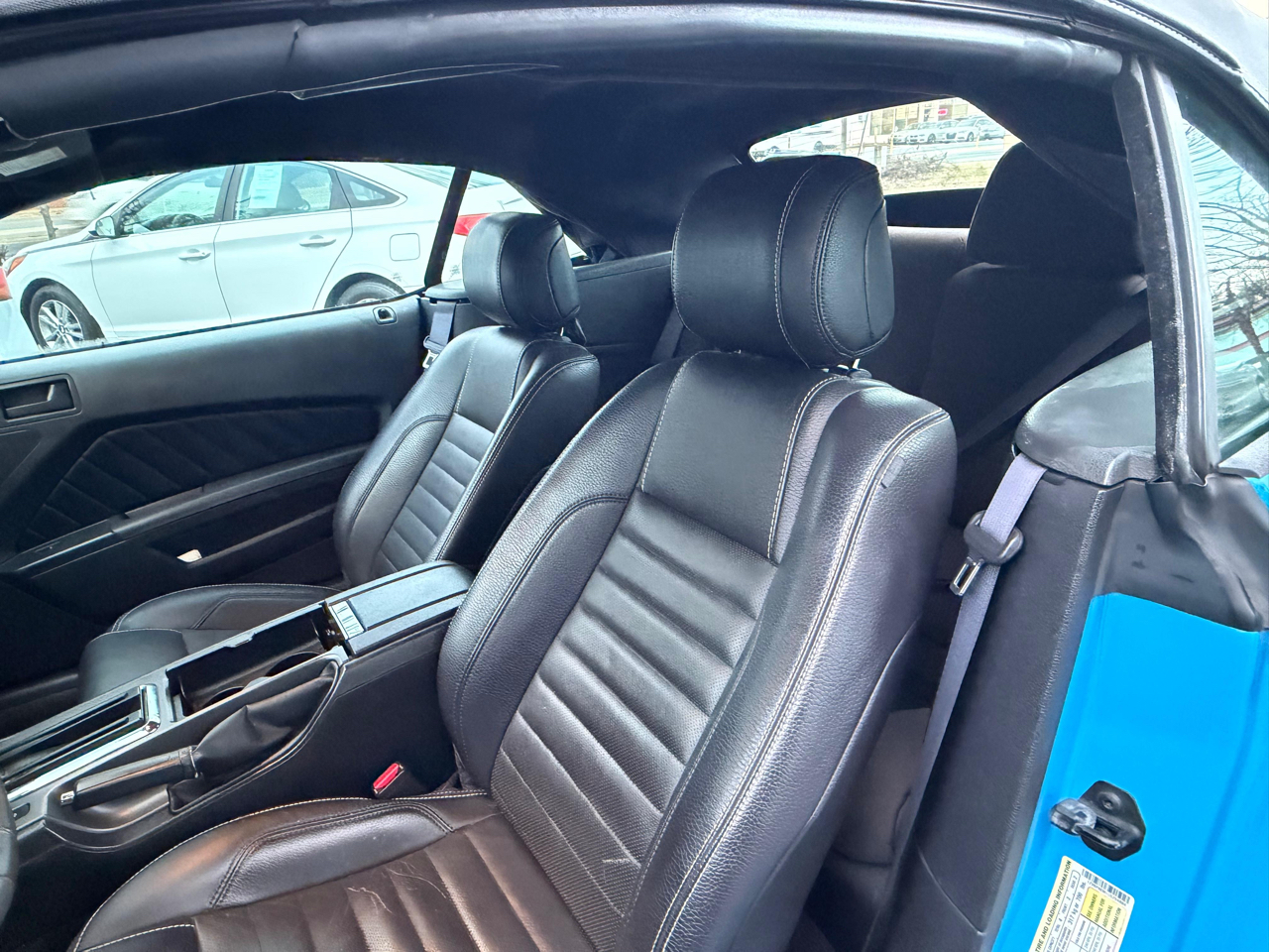 Ford Mustang V6 Convertible 2012