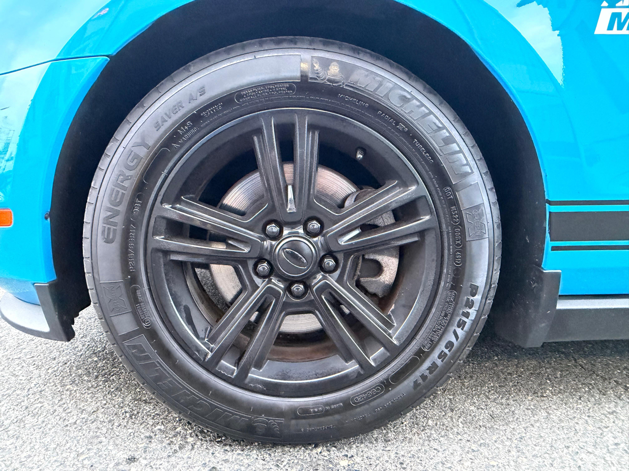 Ford Mustang V6 Convertible 2012