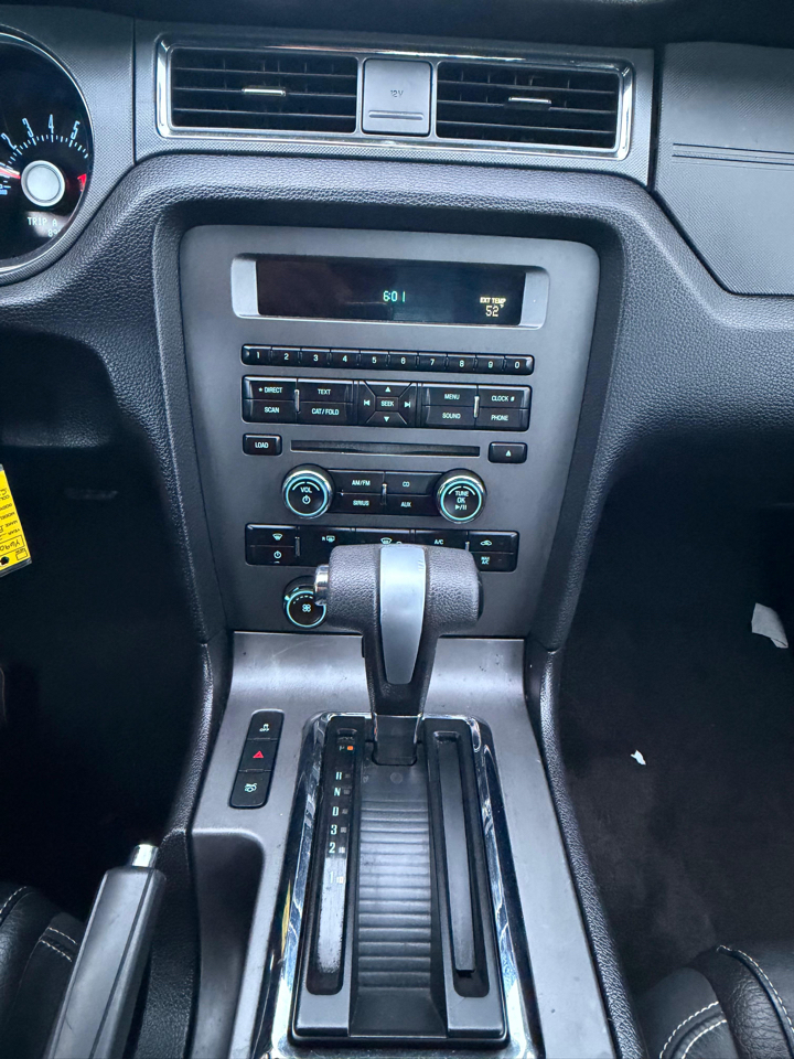 Ford Mustang V6 Convertible 2012