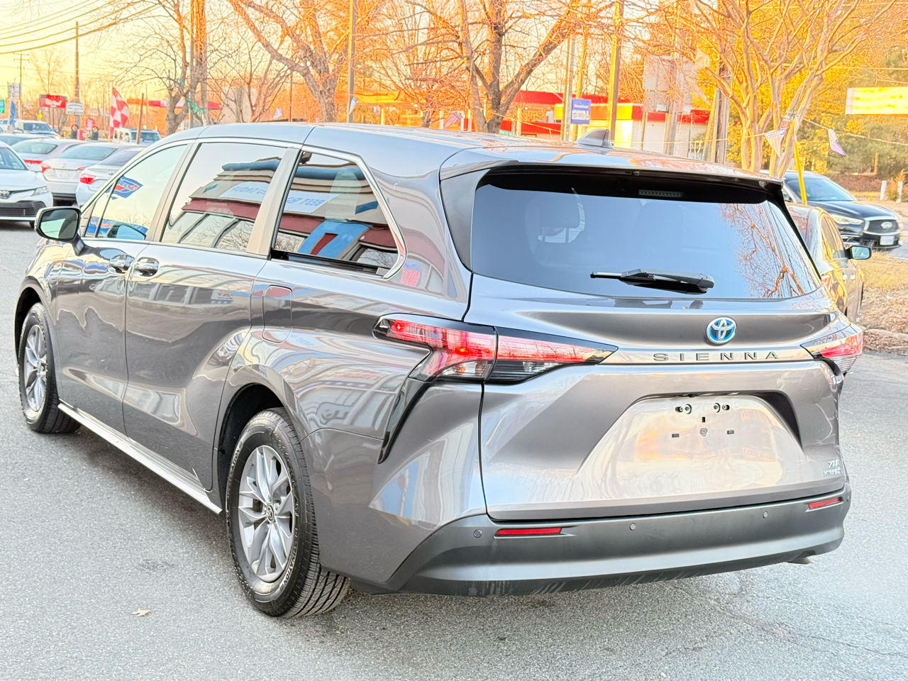 Toyota Sienna XLE 7-Passenger 2022