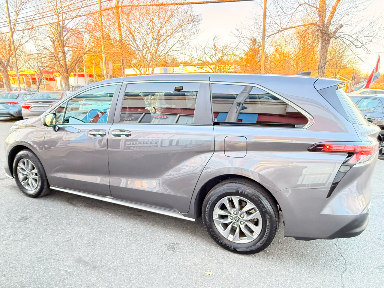 Toyota Sienna XLE 7-Passenger 2022