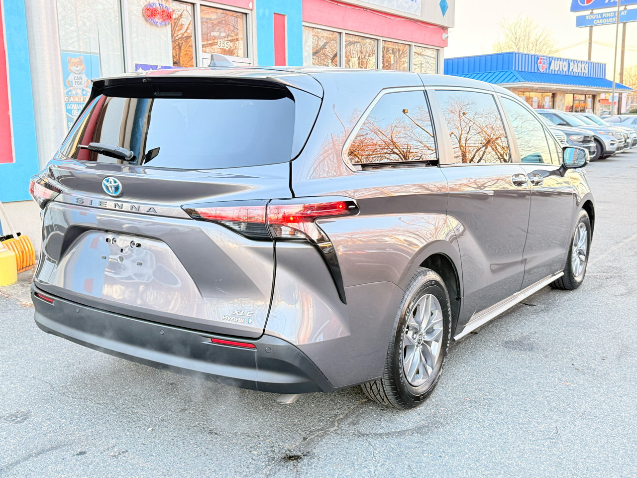 Toyota Sienna XLE 7-Passenger 2022