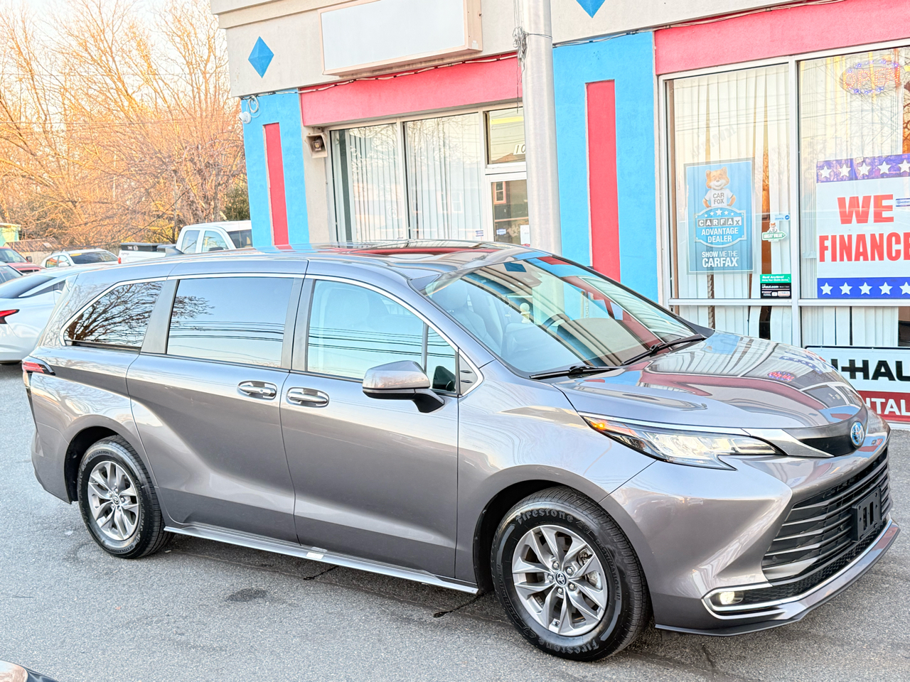 Toyota Sienna XLE 7-Passenger 2022