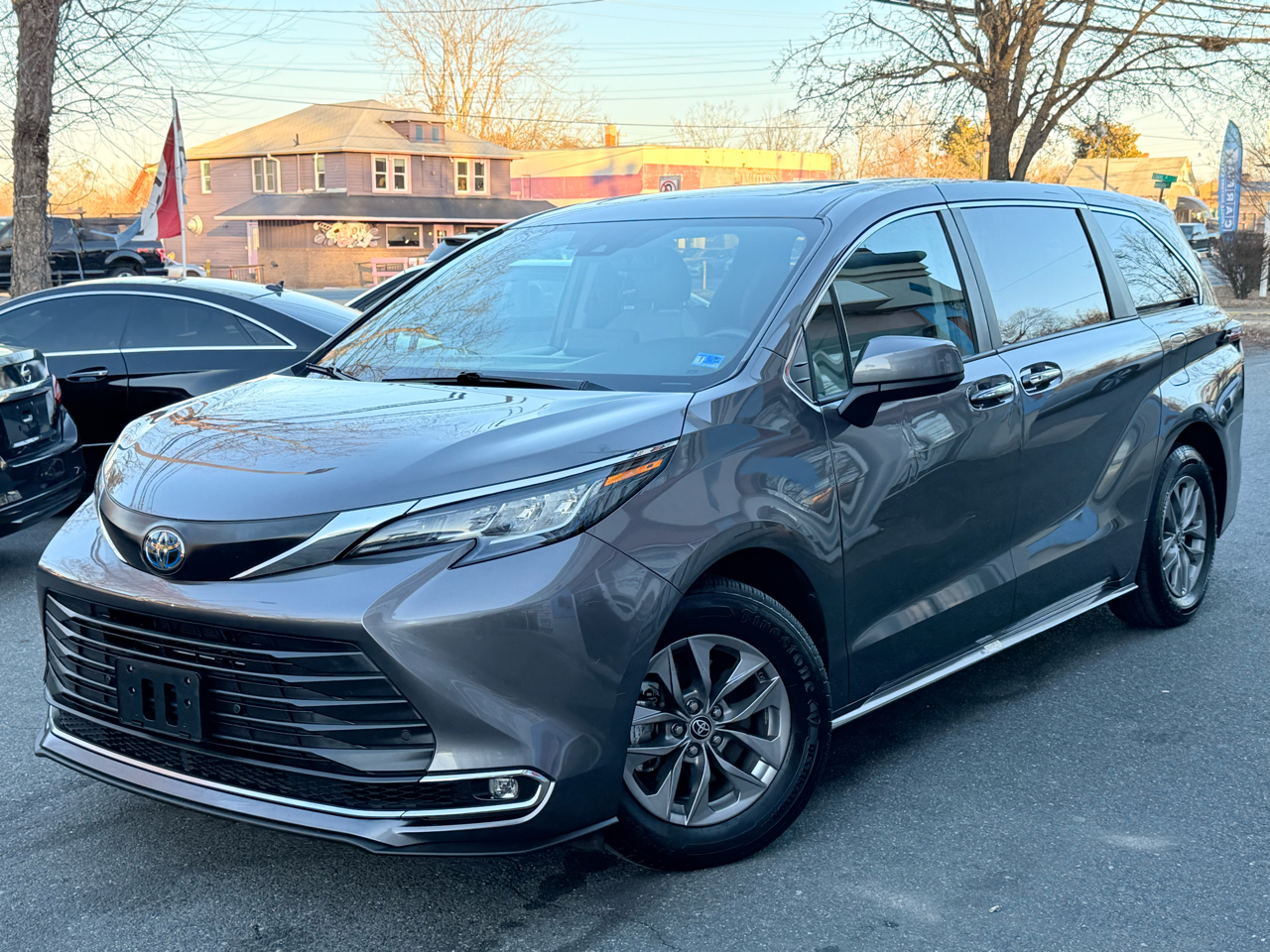 Toyota Sienna XLE 7-Passenger 2022