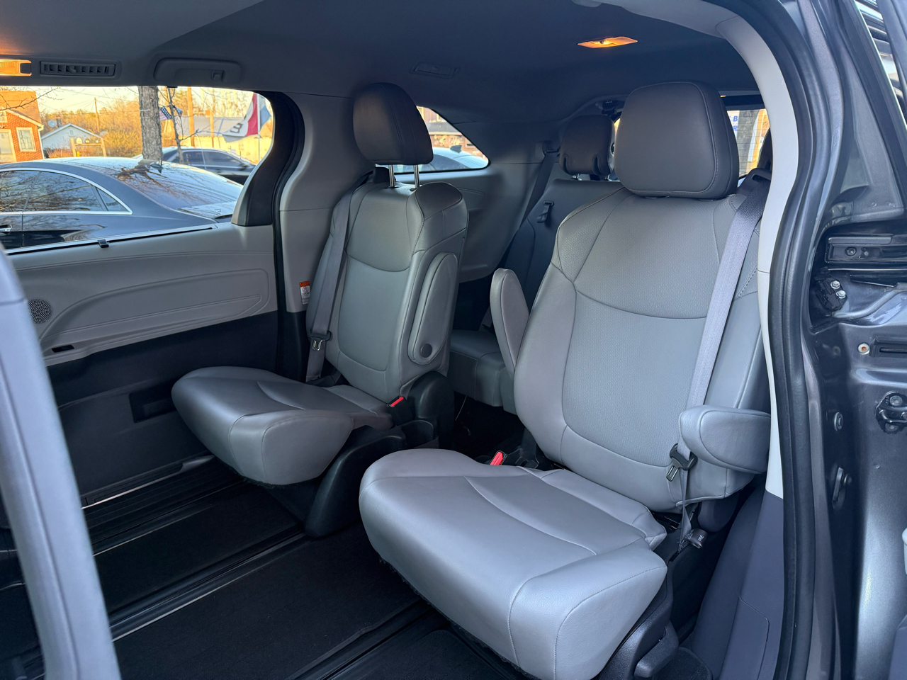 Toyota Sienna XLE 7-Passenger 2022