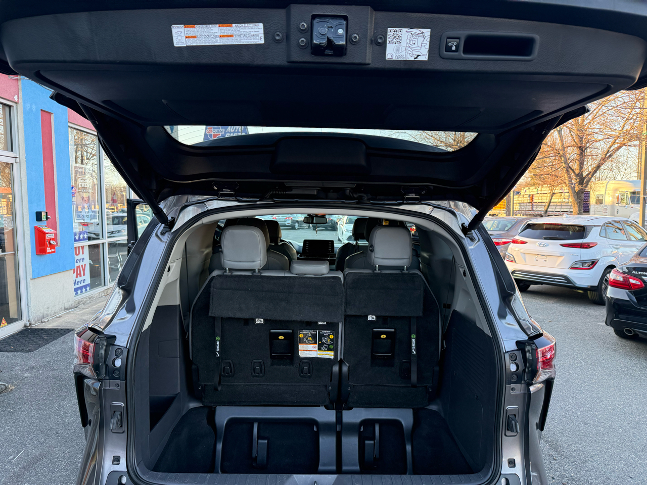 Toyota Sienna XLE 7-Passenger 2022