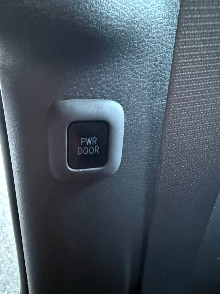 Toyota Sienna XLE 7-Passenger 2022