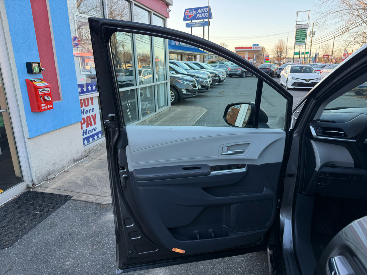 Toyota Sienna XLE 7-Passenger 2022