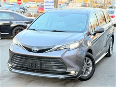2022 Toyota Sienna 