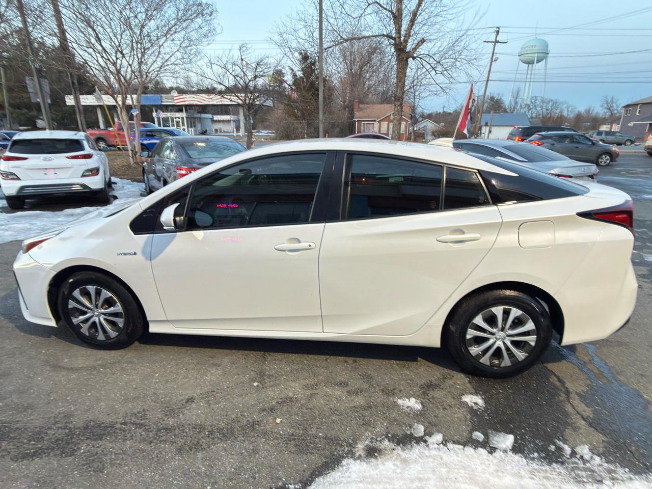 Toyota Prius L Eco 2020