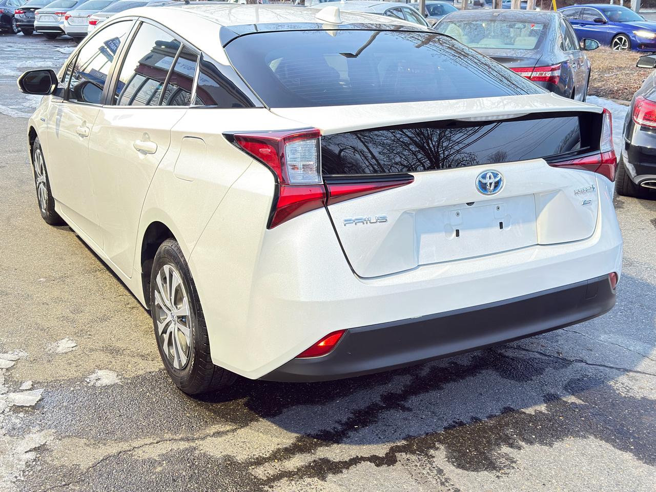 Toyota Prius L Eco 2020