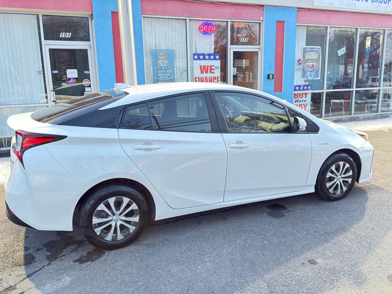 Toyota Prius L Eco 2020