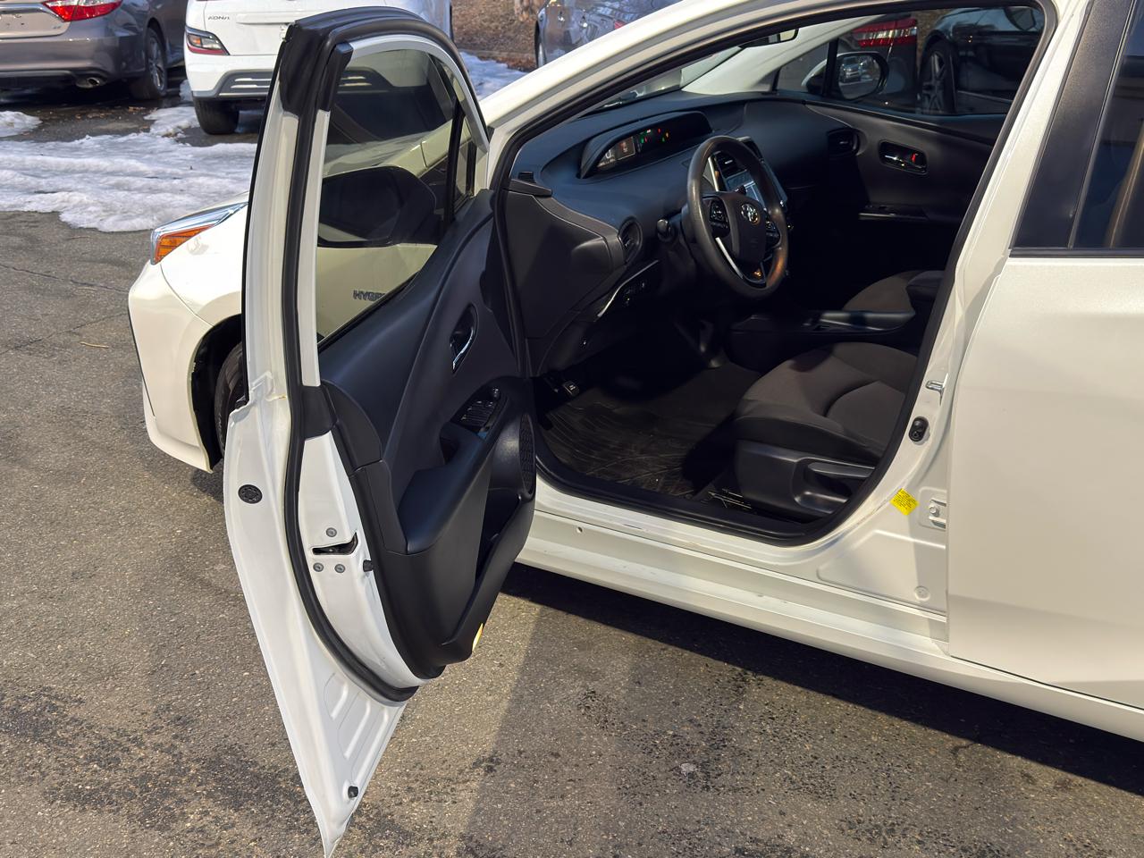 Toyota Prius L Eco 2020