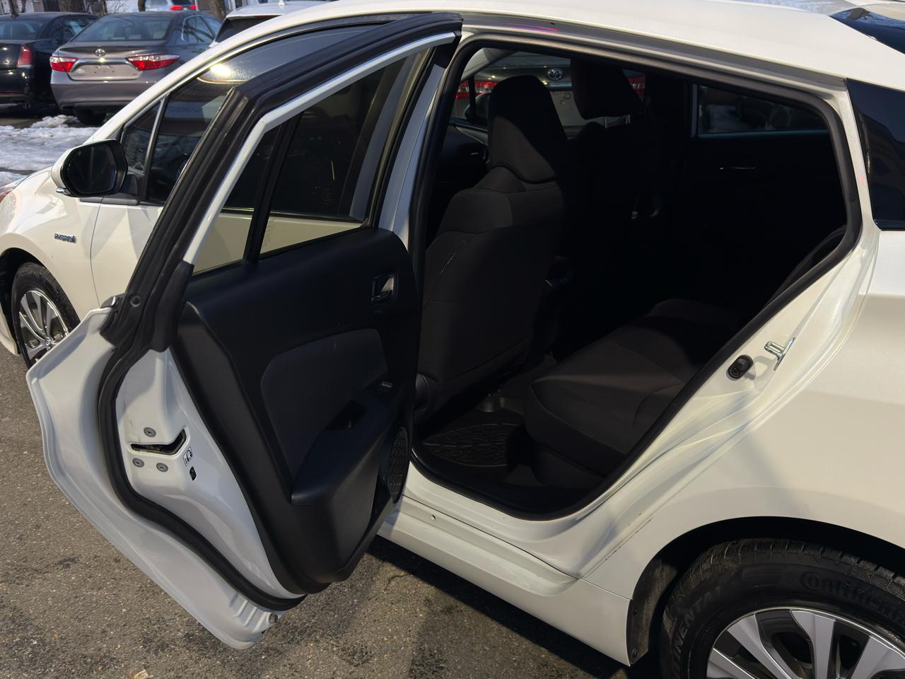 Toyota Prius L Eco 2020