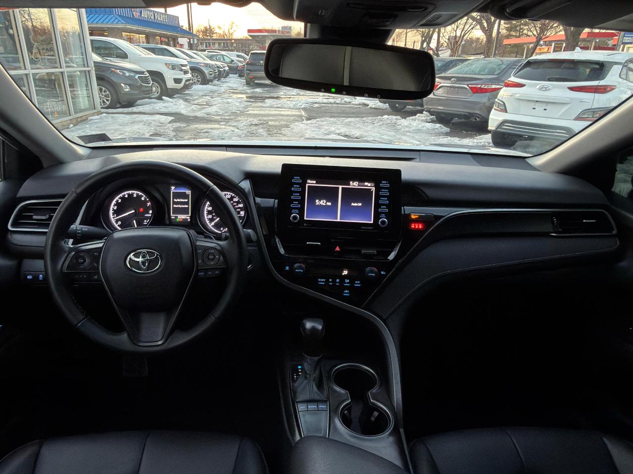 Toyota Camry SE 2022