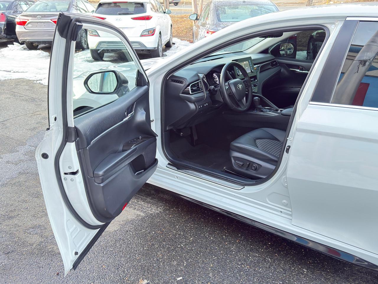 Toyota Camry SE 2022