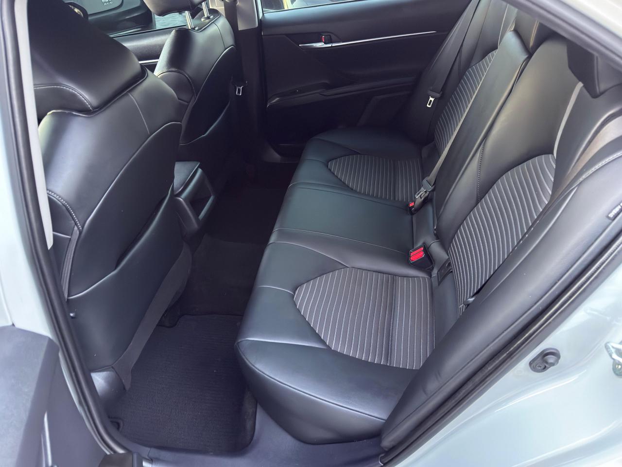 Toyota Camry SE 2022